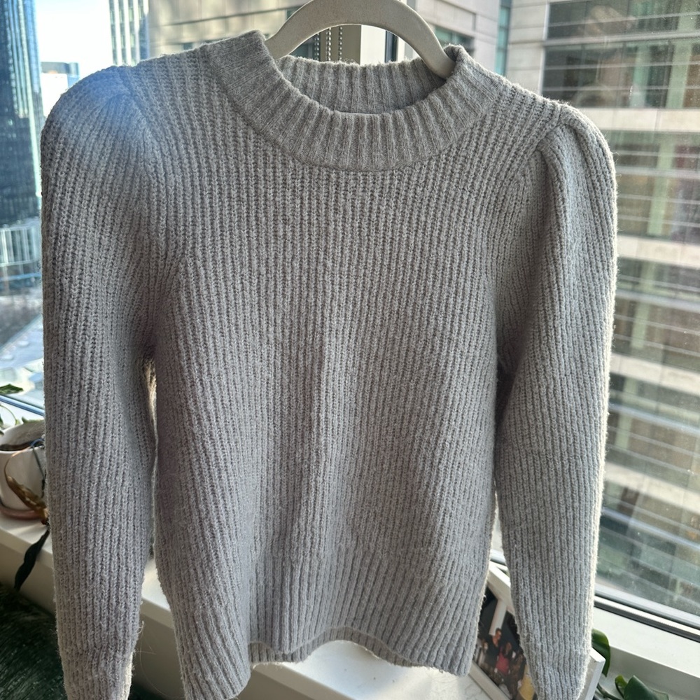 Grey sweater - Size small